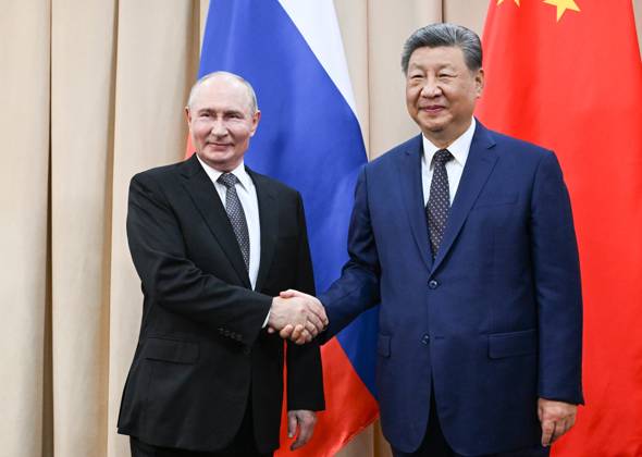 Kyrgyzstan Putin SCO Summit 9231778 31.08.2026 Russian President Vladimir Putin and Chinese President Xi Jinping shake hands as they pose for photos before a meeting on the sidelines of the Shanghai Cooperation Organization (SCO) summit in Bishkek, Kyrgyzstan. Kristina Solovyova Sputnik Bishkek Kyrgyzstan  Copyright: xKristinaxSolovyovax