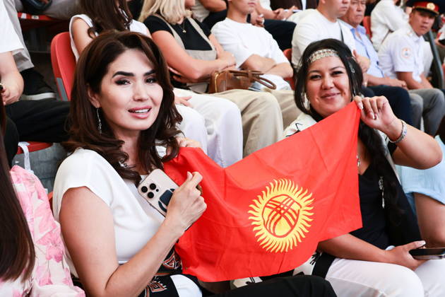 KYRGYZSTAN, BISHKEK - AUGUST 31, 2026: Members of the public with a Kyrgyz national flag at the opening ceremony of the 2026 World Nomad Games at Bishkek Arena Bishkek Kyrgyzstan  - ZUMAt113 20260831_zaa_t113_176 Copyright: xKirillxKukhmarx