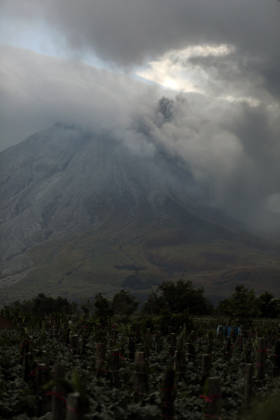 Indonesia s Sinabung volcano sends ash column 3.5 kilometers into the sky KARO, INDONESIA - AUGUST 31: A thick column of volcanic ash billows into the sky as Mount Sinabung continues to spew volcanic material in Karo Regency, North Sumatra, Indonesia, on August 31, 2026. The volcano erupted violently on Monday morning, sending ash clouds soaring approximately 3,500 meters (3.5 kilometers) above its summit, blanketing surrounding areas and prompting heightened monitoring by local authorities. Risky Cahyadi Anadolu Karo Indonesia. Editorial use only. Please get in touch for any other usage.  Copyright: x2026xAnadoluxRiskyxCahyadix