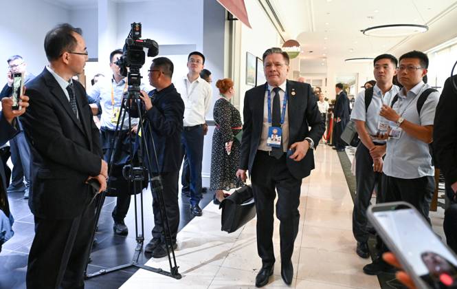 Kyrgyzstan Putin SCO Summit 9231797 31.08.2026 Rosatom State Atomic Energy Corporation Director General Alexey Likhachev arrives to attend a meeting between Russian President Vladimir Putin and Chinese President Xi Jinping on the sidelines of the Shanghai Cooperation Organization (SCO) summit in Bishkek, Kyrgyzstan. Kristina Solovyova Sputnik Bishkek Kyrgyzstan  Copyright: xKristinaxSolovyovax