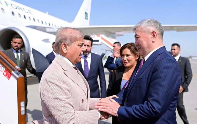 August 31, 2026, Pakistan: Chairman of the Cabinet of Ministers of Kyrgyzstan Adyldek Kasymaliev Welcomes Prime Minister of Pakistan Muhammad Shehbaz Sharif at Manas International Airport in Bishkek Pakistan  - ZUMAas3_ 20260831_zaf_as3_003 Copyright: xPPIx