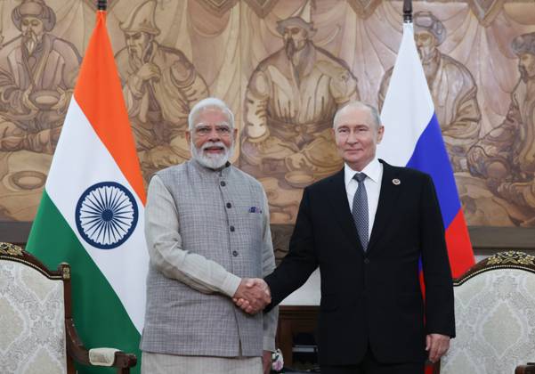 Kyrgyzstan Putin SCO Summit 9231822 31.08.2026 Indian Prime Minister Narendra Modi and Russian President Vladimir Putin shake hands as they pose for photos before a meeting on the sidelines of the Shanghai Cooperation Organization (SCO) summit in Bishkek, Kyrgyzstan. Petr Kovalev Sputnik Bishkek Kyrgyzstan  Copyright: xPetrxKovalevx