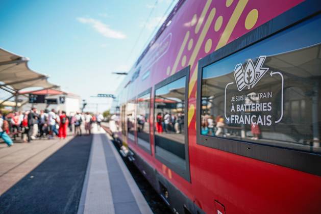 PHOTOPQR LE MIDI LIBRE MiKAEL ANISSET NIMES 08 31 2026 INAUGURATION OF FRANCE S FIRST BATTERY-POWERED ELECTRIC TRAIN AT THE NIMES SNCF STATION ALSTOM Inauguration, this Monday, August 31, at Nîmes Center Station, of France’s first battery-powered train between Nîmes and Vauvert. The trial is scheduled to last two years. This project, which saves 20% in energy, is the result of a partnership between SNCF Voyageurs, Alstom, and the Occitanie Region. This collaboration is part of a national program involving five regions in total, with a total investment of 41 million euros. Nîmes, Aug. 31: Inauguration of France’s first battery-electric train at Nîmes railway station (NIMES GARD), France Copyright: xPHOTOPQR LExMIDIxLIBRE MAXPPPxMiKAELxANISSETx 20260831MDL5626 20260831MDL5626