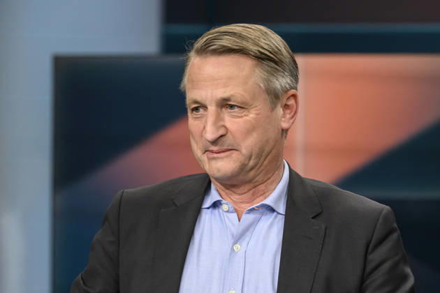 Pictured, from left: Nikolaus Blome, political editor at RTL and ntv and columnist for *Der Spiegel*, Germany, Berlin; Tough but Fair political talk show, TV, program, with host Louis Klamroth, Das Erste, Topic: Ahead of the Elections in the East—Where Does the Frustration in the Country Come From?, August 31, 2026, Copyright: HMBxMedia UwexKoch
