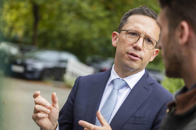Falko Mohr, Lower Saxony’s Minister of Science and Culture, in Osnabrück at the invitation of mayoral candidate Robert Alferink; invitation to tour a student housing complex operated by the Osnabrück Student Services Organization; August 31, 2026; SPD Osnabrück election campaign