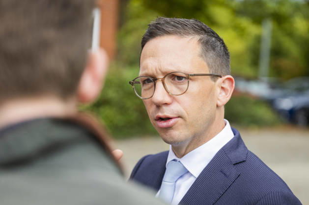 Falko Mohr, Lower Saxony’s Minister of Science and Culture, in Osnabrück at the invitation of mayoral candidate Robert Alferink; invitation to tour a housing complex operated by the Osnabrück Student Services Organization; August 31, 2026; SPD Osnabrück election campaign