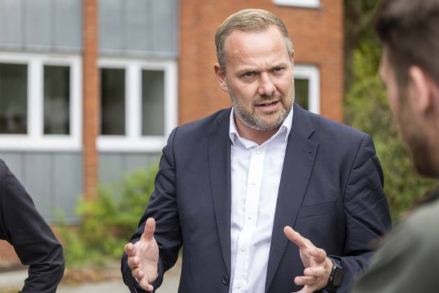 Mayoral Candidate Robert Alferink (SPD) in Osnabrück: Invitation to tour a residential complex operated by the Osnabrück Student Services Organization, August 31, 2026. SPD Osnabrück Election Campaign