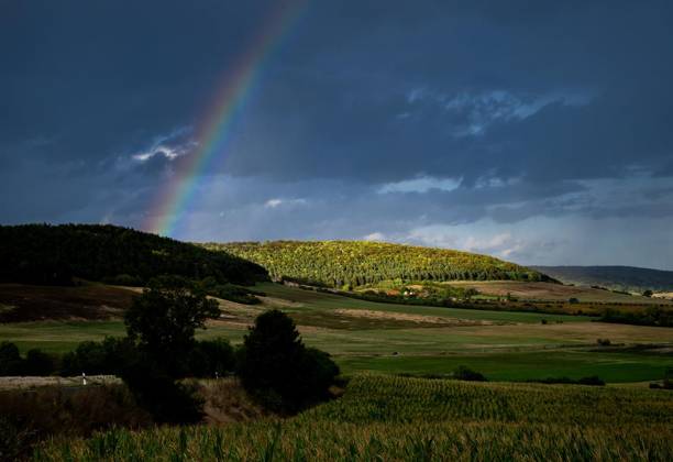 THUNDERSTORM OVER THURINGIA ** FOR EDITORIAL USE ONLY ** p 31 08 2026 Hohenfelden Part of a rainbow is visible in the evening sky over Hohenfelden, Weimarer Land, Germany, Thuringia, Hohenfelden. Copyright SaschaxFromm Copyright: SaschaxFromm doc87emyv9832h1kff4yvek ,EDITORIAL USE ONLY Copyright: SaschaxFromm