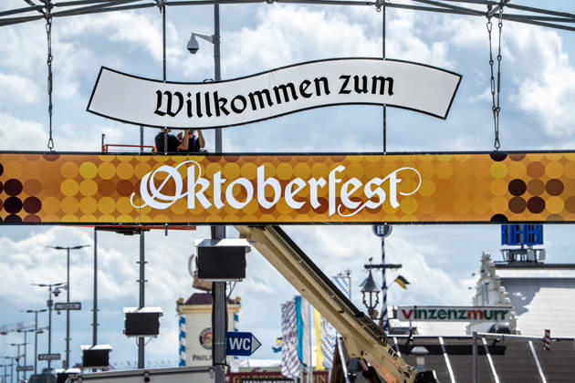Welcome to Oktoberfest; final preparations are underway at the main entrance to Oktoberfest 2026, which begins in just under three weeks on September 19, Theresienwiese, Munich, August 31, 2026, Germany, Munich, August 31, 2026, Welcome to Oktoberfest, final preparations at the main entrance to Oktoberfest 2026, which begins in just under three weeks on