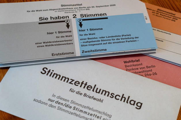Absentee voting materials, including a ballot and a ballot envelope, for the Berlin House of Representatives election on September 20, 2026 Absentee voting materials S-P202609010983.jpg