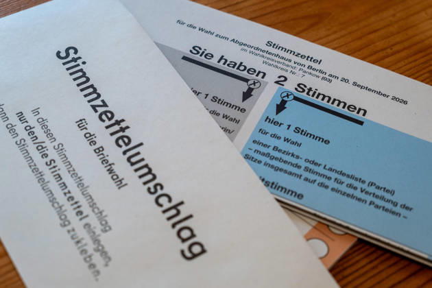 Absentee voting materials, including a ballot and a ballot envelope, for the Berlin House of Representatives election on September 20, 2026 Absentee voting materials S-P202609011088.jpg