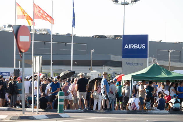 Airbus is set to undergo another round of mediation with the unions this Tuesday following the refusal to suspend the strike. Airbus workers gather outside the Getafe headquarters on September 1, 2026, in Getafe, Madrid, Spain. The Airbus workforce at the Getafe (Madrid), San Pablo, and Tablada (Seville) facilities has decided by a majority not to suspend the current indefinite strike following Monday’s vote at their respective assemblies, unlike employees in Illescas, Toledo, who voted last Friday to suspend the strike. A new mediation session between the company and the unions will take place this Tuesday at SIMA. SEPTEMBER 1, 2026 Jesús Hellí Getafe, Madrid Getafe, Madrid, Spain  Copyright: xJesusxHellinx 7742302