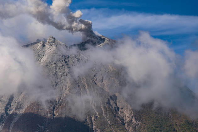 Volcanic activity continues at Mount Sinabung following massive eruption KARO, INDONESIA - SEPTEMBER 1: Volcanic activity continues at Mount Sinabung as it spews volcanic material in Karo Regency, North Sumatra, Indonesia, on September 1, 2026. Following a massive eruption on August 31 that sent a thick column of volcanic ash approximately 3,500 meters (3.5 kilometers) above its summit, the ongoing ashfall and atmospheric disruptions led to the cancellation of 21 flights to and from Kualanamu International Airport. Risky Cahyadi Anadolu Karo Indonesia. Editorial use only. Please get in touch for any other usage.  Copyright: x2026xAnadoluxRiskyxCahyadix