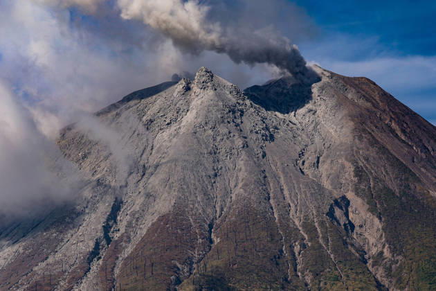 Volcanic activity continues at Mount Sinabung following massive eruption KARO, INDONESIA - SEPTEMBER 1: Volcanic activity continues at Mount Sinabung as it spews volcanic material in Karo Regency, North Sumatra, Indonesia, on September 1, 2026. Following a massive eruption on August 31 that sent a thick column of volcanic ash approximately 3,500 meters (3.5 kilometers) above its summit, the ongoing ashfall and atmospheric disruptions led to the cancellation of 21 flights to and from Kualanamu International Airport. Risky Cahyadi Anadolu Karo Indonesia. Editorial use only. Please get in touch for any other usage.  Copyright: x2026xAnadoluxRiskyxCahyadix