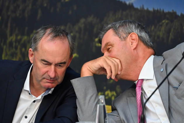 From left: Hubert AIWANGER, Independent Voters, Bavarian Minister of Economic Affairs; Markus SOEDER, Minister-President of Bavaria and CSU Chairman; press conference of the Bavarian State Government following the cabinet meeting on September 1, 2026, at the Prinz Carl Palais in Munich