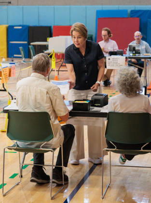 September 1, 2026, Arlington, Massachusetts, USA: Massachusetts Governor MAURA HEALEY receives her ballot for the September 1, 2026 state primary election in Arlington, Massachusetts. Arlington USA  - ZUMAs379 20260901_znp_s379_008 Copyright: xDavexShrewsburyx