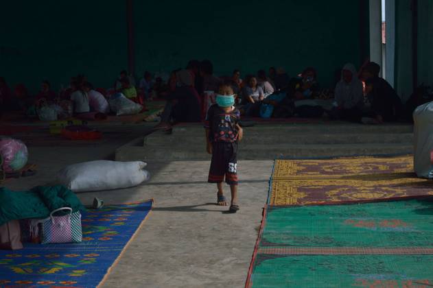 September 1, 2026, Karo, North Sumatra, ID: KARO, NORTH SUMATRA, INDONESIA, SEPTEMBER 1, 2026: Children stay with their families at a temporary shelter in a communal hall in Sukatepu Village, Karo Regency, following renewed volcanic activity at Mount Sinabung. Evacuated residents are receiving basic supplies, protective masks and health services as local authorities continue emergency relief operations. North Sumatra Governor Bobby Nasution visited the shelter to inspect relief efforts and the distribution of supplies. Karo, North Sumatra ID - ZUMAq101 20260901_zna_q101_107 Copyright: xSutantaxAdityax