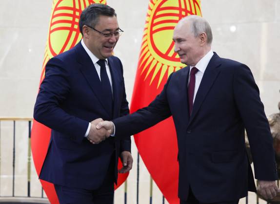 Kyrgyzstan Russia 9233039 01.09.2026 Kyrgyz President Sadyr Japarov and Russian President Vladimir Putin shake hands before a meeting on the sidelines of the Shanghai Cooperation Organization (SCO) summit in Bishkek, Kyrgyzstan. Petr Kovalev Sputnik Bishkek Kyrgyzstan  Copyright: xPetrxKovalevx