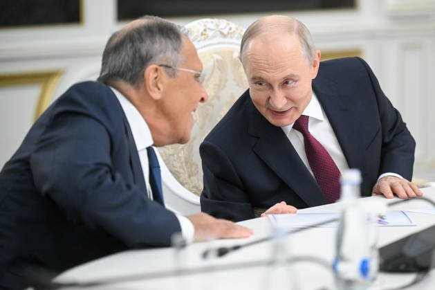 KYRGYZSTAN, BISHKEK - SEPTEMBER 1, 2026: Russia s President Vladimir Putin (R) and Russia s Minister of Foreign Affairs Sergei Lavrov are seen during a meeting with Kyrgyzstan s President Japarov at the Ala Archa State Residence on the sidelines of the 2026 Shanghai Cooperation Organisation (SCO) Summit. Kristina Solovyova POOL TASS  96947895