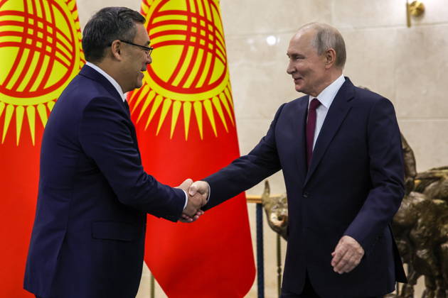 KYRGYZSTAN, BISHKEK - SEPTEMBER 1, 2026: Kyrgyzstan s President Sadyr Japarov (L) and Russia s President Vladimir Putin shake hands during a meeting at the Ala Archa State Residence on the sidelines of the 2026 Shanghai Cooperation Organisation (SCO) Summit. Peter Kovalev TASS  96946704