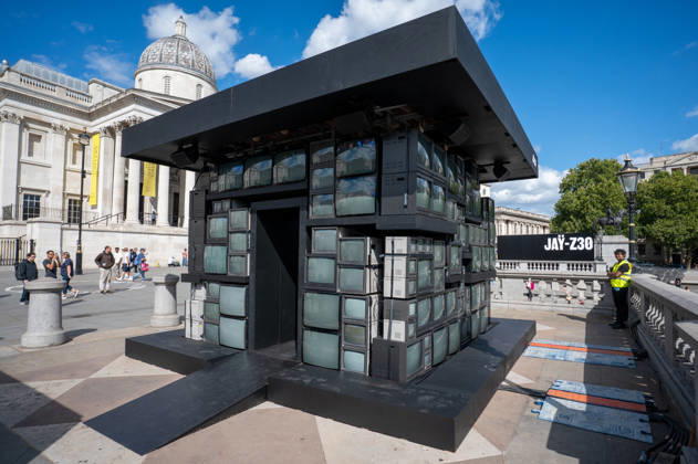 JAY-Z30 Pop Up Art Installation London, UK - 01 Sep 2026 View of the JAY-Z30 art installation, made up of televisions in Trafalgar Square. An immersive Jay-Z30 installation will be displayed in Trafalgar Square, London, from September 1 to 5, celebrating the rapper’s upcoming Jay-Z 30 tour and two concerts at Tottenham Hotspur Stadium from September 4 to 5. Marking 30 years since his debut album, Reasonable Doubt, and 25 years since The Blueprint, visitors walked through and past the art installation, which featured vintage televisions screening music videos, performances and period programming, while others waited in line to purchase merchandise. London United Kingdom Copyright: xJamesxWilloughbyx xSOPAxImagesx JWILLOUGHBY_3227