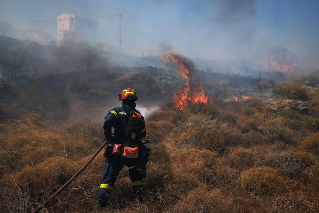 Wildfire near Karystos on Greece s Evia Island EVIA, GREECE - SEPTEMBER 2: Firefighters battle a wildfire burning near Karystos on the island of Evia, Greece, on September 2, 2026 Costas Baltas Anadolu Evia Greece. Editorial use only. Please get in touch for any other usage.  Copyright: x2026xAnadoluxCostasxBaltasx