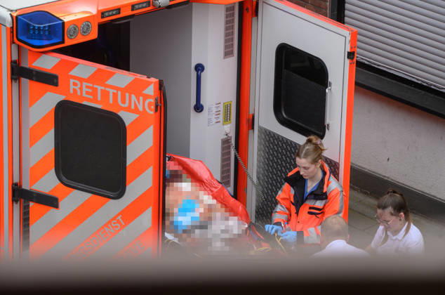 Goch, Muehlenstrasse: Stabbing Involving Several People Goch, Muehlenstrasse: Stabbing Involving Several People Numerous ambulances and a rescue helicopter on the scene Emergency response update, Goch, North Rhine-Westphalia, Germany