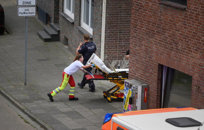 Goch, Muehlenstrasse: Stabbing Involving Several People Goch, Muehlenstrasse: Stabbing Involving Several People Numerous ambulances and a rescue helicopter on the scene Emergency response update, Goch, North Rhine-Westphalia, Germany