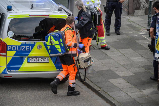 Goch, Muehlenstrasse: Stabbing Involving Several People Goch, Muehlenstrasse: Stabbing Involving Several People Numerous ambulances and a rescue helicopter on the scene Emergency response update, Goch, North Rhine-Westphalia, Germany