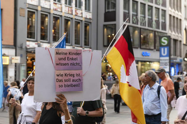 München Munich Germany 2nd September 2026 On the Marienplatz in the centre of the Bavarian city a peace demonstration and march takes place in the early evening. Meine kinder und Enkel wissen nicht, wie Krieg ist. Das soll auch so bleiben!