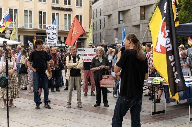 München Munich Germany 2nd September 2026 On the Marienplatz in the centre of the Bavarian city a peace demonstration and march takes place in the early evening.