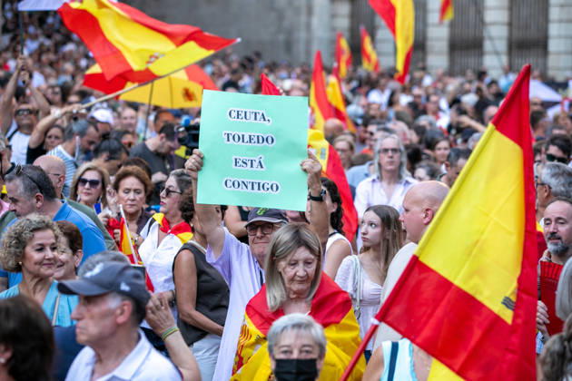 Toledo Holds Rally in Support of the People of Ceuta: Dozens of people gathered at a rally in solidarity with Ceuta on September 2, 2026, in Toledo, Castilla-La Mancha, Spain. Coinciding with Ceuta Day, more than 260 Spanish municipalities have been called upon to show their support for the people of Ceuta in the face of the migration crisis caused by the arrival of more than 70,000 migrants across the border with Morocco. The demonstrations are part of the For Ceuta initiative, backed by the Spanish Federation of Municipalities and Provinces (FEMP). SEPTEMBER 2, 2026 CEUTA DAY PROTEST RALLY MIGRANTS IMMIGRANTS FEMP SUPPORT SOLIDARITY MIGRATION CRISIS CRISIS HUMANITARIAN CRISIS Juanma Jimé Toledo Castilla-La Mancha Toledo Castilla-La Man  Copyright: xJuanmaxJimÃ nezx 7745073
