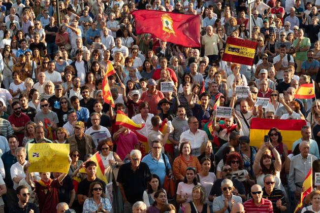 Bilbao Holds Rally in Support of the People of Ceuta: Dozens of people gathered at a rally in solidarity with Ceuta on September 2, 2026, in Bilbao, Vizcaya, Basque Country, Spain. Coinciding with Ceuta Day, more than 260 Spanish municipalities have been called upon to show their support for the people of Ceuta in the face of the migration crisis caused by the arrival of more than 70,000 migrants across the border with Morocco. The demonstrations are part of the For Ceuta initiative, backed by the Spanish Federation of Municipalities and Provinces (FEMP). SEPTEMBER 2, 2026 CEUTA DAY PROTEST RALLY MIGRANTS IMMIGRANTS FEMP SUPPORT SOLIDARITY MIGRATION CRISIS CRISIS HUMANITARIAN CRISIS Bilbao, Biscay, Basque Country Bilbao, Biscay, Basque C  Copyright: xDavidxdexHarox 7745163