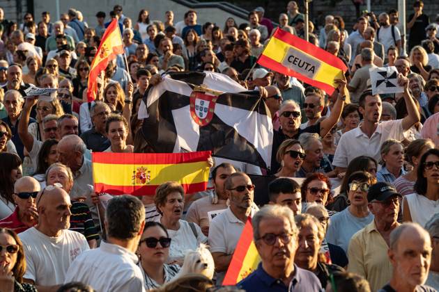 Bilbao Holds Rally in Support of the People of Ceuta: Dozens of people gathered at a rally in solidarity with Ceuta on September 2, 2026, in Bilbao, Vizcaya, Basque Country, Spain. Coinciding with Ceuta Day, more than 260 Spanish municipalities have been called upon to show their support for the people of Ceuta in the face of the migration crisis caused by the arrival of more than 70,000 migrants across the border with Morocco. The demonstrations are part of the For Ceuta initiative, backed by the Spanish Federation of Municipalities and Provinces (FEMP). SEPTEMBER 2, 2026 CEUTA DAY PROTEST RALLY MIGRANTS IMMIGRANTS FEMP SUPPORT SOLIDARITY MIGRATION CRISIS CRISIS HUMANITARIAN CRISIS Bilbao, Biscay, Basque Country Bilbao, Biscay, Basque C  Copyright: xDavidxdexHarox 7745165