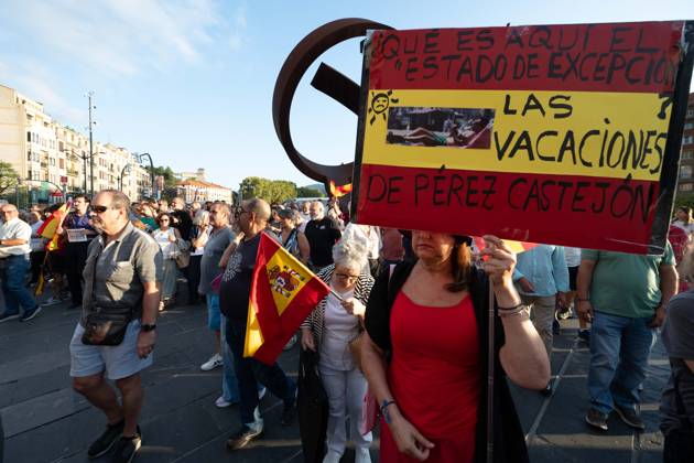Bilbao Holds Rally in Support of the People of Ceuta: Dozens of people gathered at a rally in solidarity with Ceuta on September 2, 2026, in Bilbao, Vizcaya, Basque Country, Spain. Coinciding with Ceuta Day, more than 260 Spanish municipalities have been called upon to show their support for the people of Ceuta in the face of the migration crisis caused by the arrival of more than 70,000 migrants across the border with Morocco. The demonstrations are part of the For Ceuta initiative, backed by the Spanish Federation of Municipalities and Provinces (FEMP). SEPTEMBER 2, 2026 CEUTA DAY PROTEST RALLY MIGRANTS IMMIGRANTS FEMP SUPPORT SOLIDARITY MIGRATION CRISIS CRISIS HUMANITARIAN CRISIS Bilbao, Biscay, Basque Country Bilbao, Biscay, Basque C  Copyright: xDavidxdexHarox 7745168