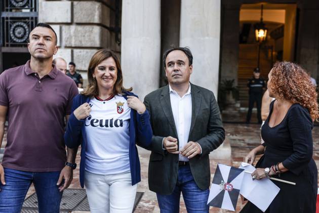 Valencia Holds Rally in Support of the People of Ceuta The mayor of Valencia, María José Catalá (2i), and the president of the Valencian Regional Government, Juanfran Pérez Llorca (2d), during a rally in solidarity with Ceuta on September 2, 2026, in Valencia, Valencian Community, Spain. Coinciding with Ceuta Day, more than 260 Spanish municipalities have been called upon to show their support for the people of Ceuta in the face of the migration crisis caused by the arrival of more than 70,000 migrants across the border with Morocco. The demonstrations are part of the For Ceuta initiative, backed by the Spanish Federation of Municipalities and Provinces (FEMP) SEPTEMBER 2, 2026 CEUTA DAY PROTEST RALLY MIGRANTS IMMIGRANTS FEMP SUPPORT SOL  Copyright: xRoberxSolsonax 7745258
