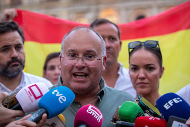 Toledo Holds Rally in Support of the People of Ceuta: Miguel Tellado, secretary general of the PP, speaks to the media during a rally in solidarity with Ceuta on September 2, 2026, in Toledo, Castilla-La Mancha, Spain. Coinciding with Ceuta Day, more than 260 Spanish municipalities have been called upon to show their support for the people of Ceuta in the face of the migration crisis caused by the arrival of more than 70,000 migrants across the border with Morocco. The demonstrations are part of the For Ceuta initiative, backed by the Spanish Federation of Municipalities and Provinces (FEMP). SEPTEMBER 2, 2026 CEUTA DAY PROTEST RALLY MIGRANTS IMMIGRANTS FEMP SUPPORT SOLIDARITY MIGRATION CRISIS CRISIS HUMANITARIAN Juanma Jimé Toledo Casti  Copyright: xJuanmaxJimÃ nezx 7745273