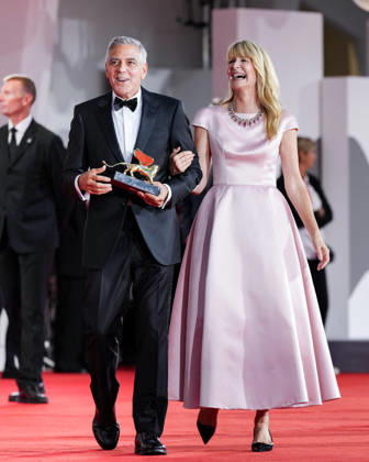 George Clooney and Laura Dern attending the Golden Lion for Lifetime Achievement Award photocall during the 83rd Venice International Film Festival at the Sala Grande on September 2, 2026, in Venice, Italy. Lucia Sabatelli, Venice, Italy  Copyright: xLuciaxSabatellix xBestimagexLuciaxSabatellix xBestimagex