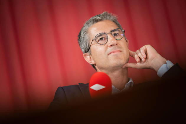 Debate between Ruffin and De Villepin organized by Liberation – Paris AJ Ecologiste et Social s MP Francois Ruffin during a debate organized by the French daily newspaper « Liberation » in partnership with the rolling news channel BFM TV held at the Climate Academy (Academie du climat, l’academie du climat) in Paris, France, on September 2, 2026, in the context of the 2027 presidential election. Photo by Alexis Jumeau ABACAPRESS.COM Paris France  Copyright: xJumeauxAlexis ABACAx