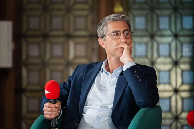 Debate between Ruffin and De Villepin organized by Liberation – Paris AJ Ecologiste et Social s MP Francois Ruffin during a debate organized by the French daily newspaper « Liberation » in partnership with the rolling news channel BFM TV held at the Climate Academy (Academie du climat, l’academie du climat) in Paris, France, on September 2, 2026, in the context of the 2027 presidential election. Photo by Alexis Jumeau ABACAPRESS.COM Paris France  Copyright: xJumeauxAlexis ABACAx