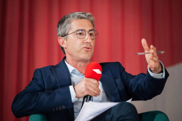 Debate between Ruffin and De Villepin organized by Liberation – Paris AJ Ecologiste et Social s MP Francois Ruffin during a debate organized by the French daily newspaper « Liberation » in partnership with the rolling news channel BFM TV held at the Climate Academy (Academie du climat, l’academie du climat) in Paris, France, on September 2, 2026, in the context of the 2027 presidential election. Photo by Alexis Jumeau ABACAPRESS.COM Paris France  Copyright: xJumeauxAlexis ABACAx