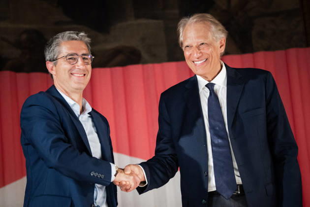 Debate between Ruffin and De Villepin organized by Liberation – Paris AJ Ecologiste et Social s MP Francois Ruffin and Former French Prime Minister and founder of the party La France Humaniste Dominique de Villepin shake hands after a debate organized by the French daily newspaper « Liberation » in partnership with the rolling news channel BFM TV held at the Climate Academy (Academie du climat, l’academie du climat) in Paris, France, on September 2, 2026, in the context of the 2027 presidential election. Photo by Alexis Jumeau ABACAPRESS.COM Paris France  Copyright: xJumeauxAlexis ABACAx