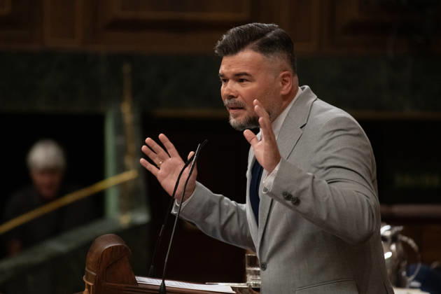 Sánchez Appears Before Congress to Report on the Government’s Response to the Migration Crisis in Ceuta ERC Spokesperson in Congress Gabriel Rufián speaks during a plenary session in the Congress of Deputies on September 3, 2026, in Madrid, Spain. Sánchez is appearing this Thursday before the full Congress to report on the government’s response to the events that have taken place in Ceuta since July 30 and on the current situation in the autonomous city. SEPTEMBER 3, 2026. Fernando Sá, Madrid, Madrid, Spain  Copyright: xFernandoxSanchezx 7746169