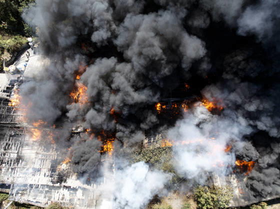 Large fire breaks out at commercial warehouse in Tuzla, Istanbul ISTANBUL, TURKIYE - SEPTEMBER 3: An aerial view of the scene where firefighters battle a large-scale fire that broke out at a logistics warehouse in the Tuzla district of Istanbul, Turkiye, on September 3, 2026. Azer Sude Akcay Anadolu Istanbul Turkey. Editorial use only. Please get in touch for any other usage.  Copyright: x2026xAnadoluxAzerxSudexAkcayx