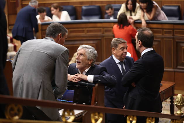 Sánchez Appears Before Congress to Report on the Government’s Response to the Migration Crisis in Ceuta Prime Minister Pedro Sánchez (left) and Interior Minister Fernando Grande Marlaska (right) converse during a plenary session in the Congress of Deputies on September 3, 2026, in Madrid, Spain. Sánchez will appear before the full Congress this Thursday to report on the government’s response to the events that have taken place in Ceuta since July 30 and on the current situation in the autonomous city. SEPTEMBER 3, 2026 Madrid, Spain  Copyright: xEduardoxParrax 7746457