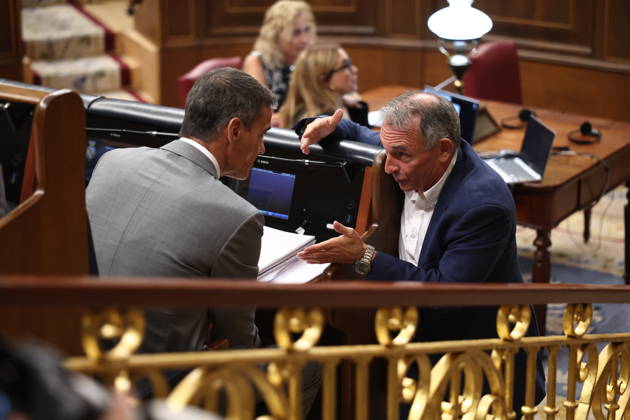 Sánchez Appears Before Congress to Report on the Government’s Response to the Migration Crisis in Ceuta Prime Minister Pedro Sánchez (left) and Sumar Representative Enrique Santiago (right) during a plenary session in the Congress of Deputies on September 3, 2026, in Madrid, Spain. Sánchez will appear before the full Congress this Thursday to report on the government’s response to the events that have taken place in Ceuta since July 30 and on the current situation in the autonomous city. SEPTEMBER 3, 2026, Madrid, Spain  Copyright: xEduardoxParrax 7746455