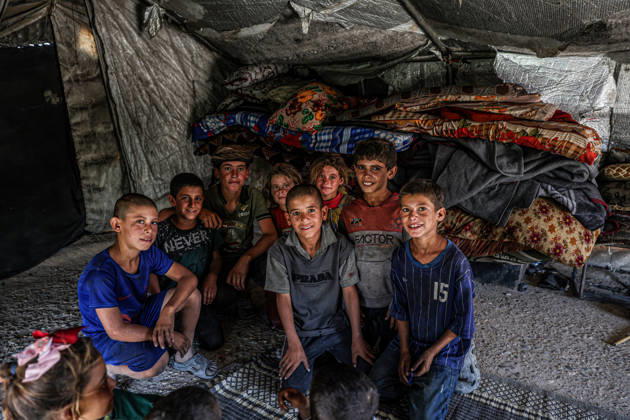 Displaced Syrians endure harsh conditions in Raqqa camps RAQQA, SYRIA - SEPTEMBER 3: Thousands of people forcibly displaced from various regions of Syria due to attacks by the ousted Assad regime and the terrorist group Daesh (ISIS) continue to live under severe conditions in camps across Raqqa province, Syria on September 3, 2026. Around 10,000 displaced individuals who fled the violence and settled in the Sehla al-Banat and Yunani camps are struggling to survive in makeshift tents lacking basic essential services Abdulrhman El Ali Anadolu Raqqa Syria. Editorial use only. Please get in touch for any other usage.  Copyright: x2026xAnadoluxAbdulrhmanxElxAlix