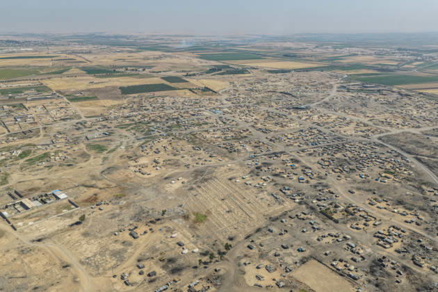 Displaced Syrians endure harsh conditions in Raqqa camps RAQQA, SYRIA - SEPTEMBER 3: Thousands of people forcibly displaced from various regions of Syria due to attacks by the ousted Assad regime and the terrorist group Daesh (ISIS) continue to live under severe conditions in camps across Raqqa province, Syria on September 3, 2026. Around 10,000 displaced individuals who fled the violence and settled in the Sehla al-Banat and Yunani camps are struggling to survive in makeshift tents lacking basic essential services Abdulrhman El Ali Anadolu Raqqa Syria. Editorial use only. Please get in touch for any other usage.  Copyright: x2026xAnadoluxAbdulrhmanxElxAlix