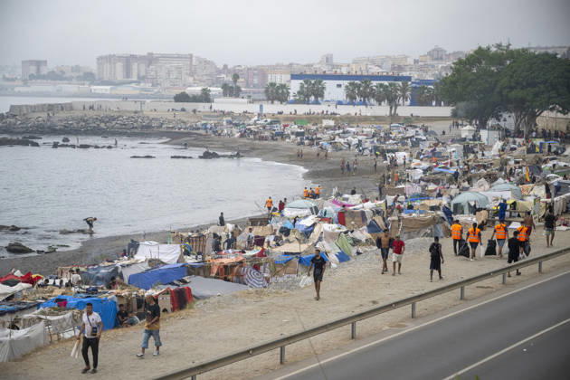 Trampolín Beach Continues to Host Hundreds of Migrants Hundreds of migrants are camped on Trampolín Beach, as of September 3, 2026, in Ceuta, Spain. Trampolín Beach is home to a large number of makeshift shacks despite previous attempts to relocate migrants to other designated areas. The site is also used by the Red Cross for daily food distribution. SEPTEMBER 3, 2026 MIGRATION CRISIS Ceuta Ceuta, Spain  Copyright: xMarcosxMorenox 7746990