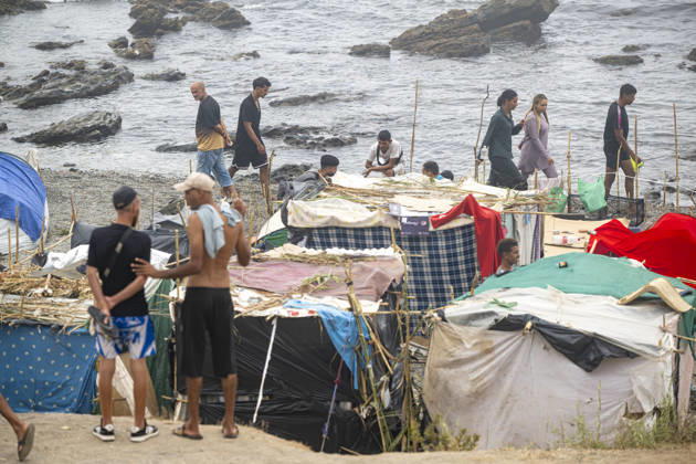 Trampolín Beach Continues to Host Hundreds of Migrants Hundreds of migrants are camped on Trampolín Beach, as of September 3, 2026, in Ceuta, Spain. Trampolín Beach is home to a large number of makeshift shacks despite previous attempts to relocate migrants to other designated areas. The site is also used by the Red Cross for daily food distribution. SEPTEMBER 3, 2026 MIGRATION CRISIS Ceuta Ceuta, Spain  Copyright: xMarcosxMorenox 7746994